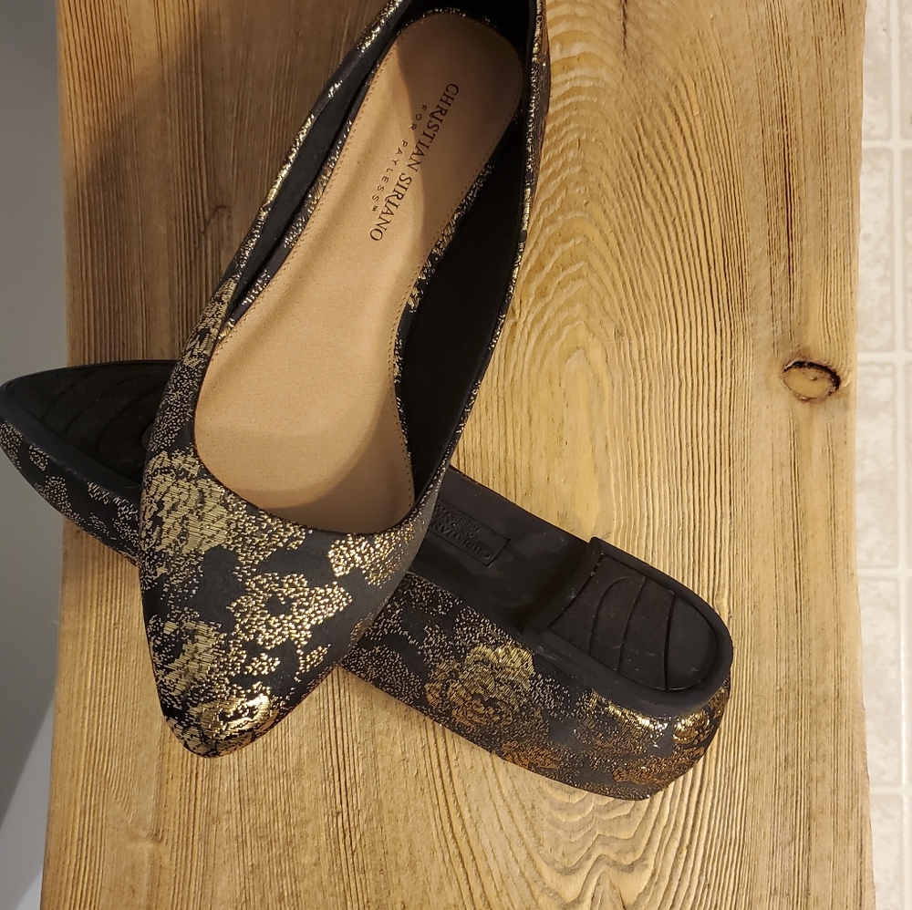 Flat Brocade Black and Gold Shoe